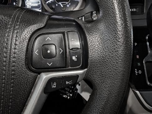 Used 2020 Toyota Sienna LE AWD/4WD image 47