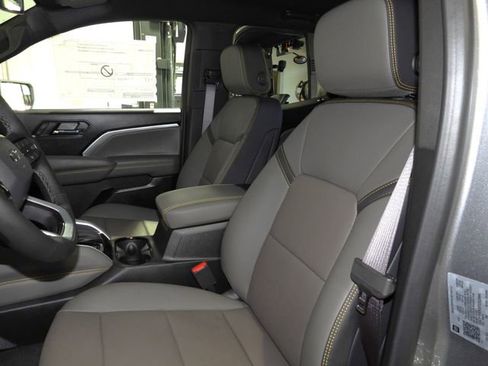 New 2026 Chevrolet Colorado ZR2 w/ Technology Package AWD/4WD image 34