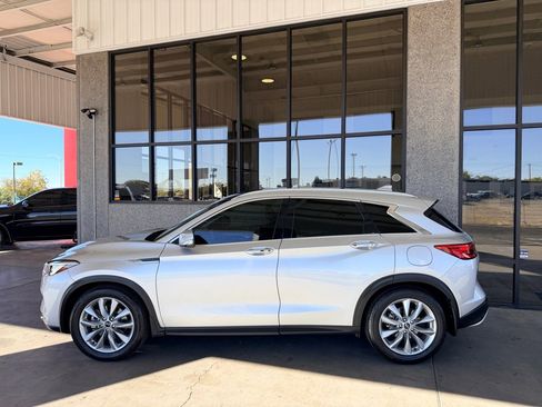 Used 2019 INFINITI QX50 Luxe w/ Navigation Package image 2