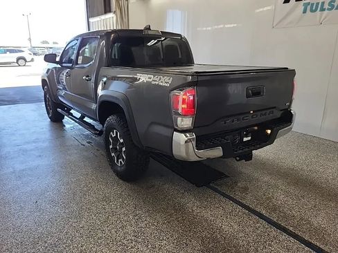 Used 2022 Toyota Tacoma TRD Off-Road AWD/4WD image 2