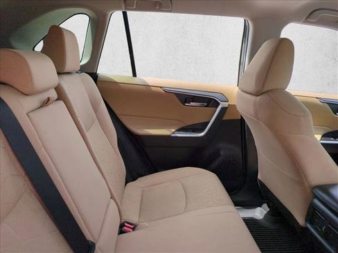 Used 2022 Toyota RAV4 XLE FWD image 19