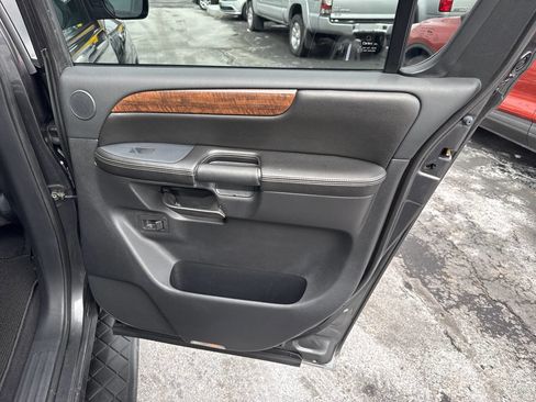 Used 2010 Nissan Armada Platinum w/ Captain Seat Pkg image 26