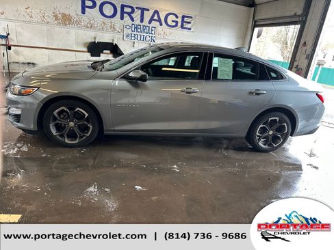 Used 2024 Chevrolet Malibu LT image 2