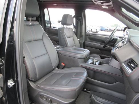 Used 2023 Chevrolet Suburban RST AWD/4WD image 22
