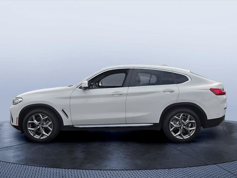 Used 2025 BMW X4 xDrive30i AWD/4WD image 3