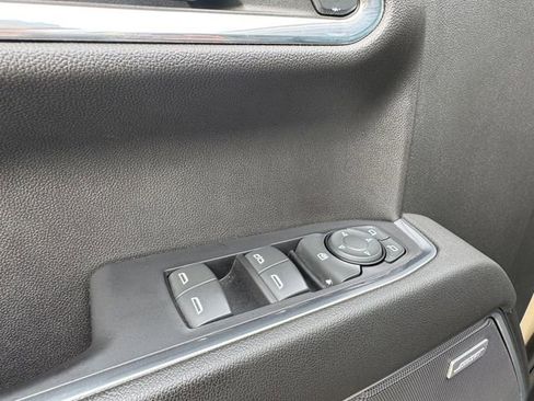 Used 2022 GMC Sierra 1500 Elevation w/ Elevation Premium Package image 5