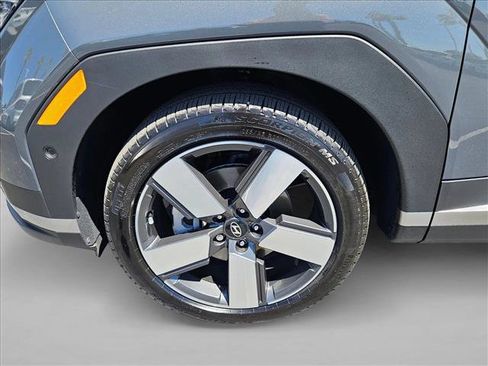 Used 2025 Hyundai Santa Fe Limited FWD image 23