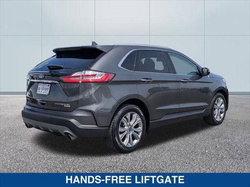 Used 2019 Ford Edge Titanium image 5