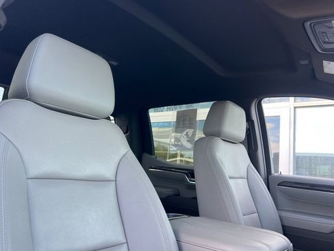 Used 2023 Chevrolet Silverado 1500 LTZ w/ Technology Package AWD/4WD image 17