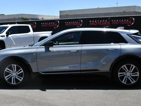 Used 2024 Cadillac Lyriq Tech RWD image 4