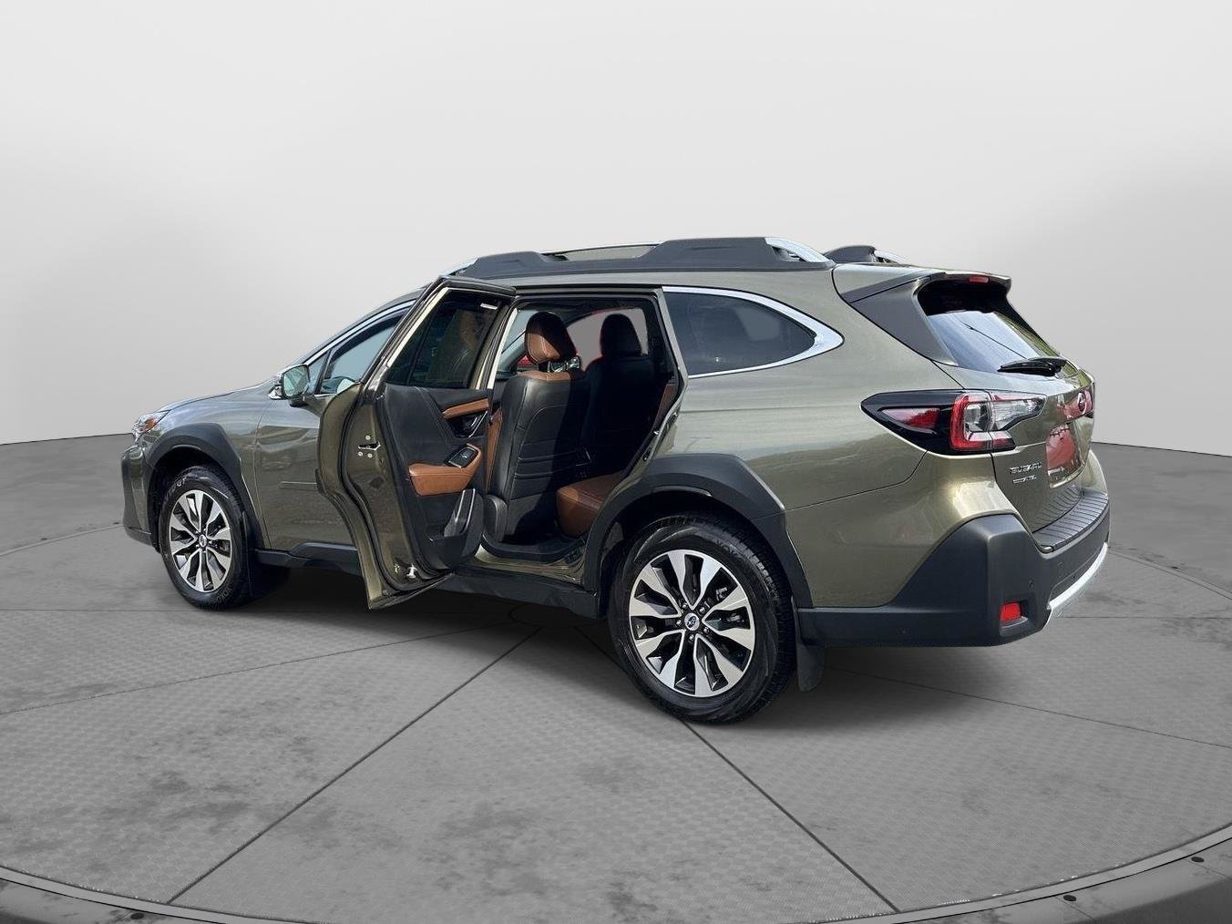 Used 2024 Subaru Outback Touring XT AWD/4WD image 37