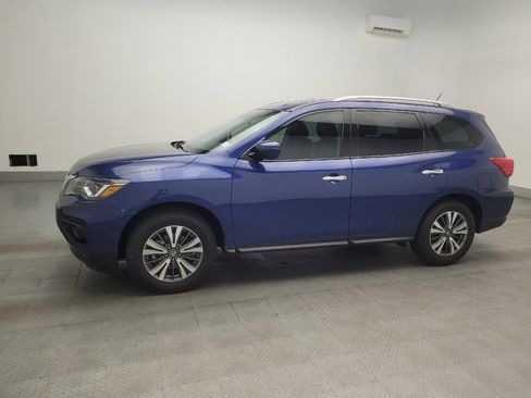 Used 2018 Nissan Pathfinder SL image 2