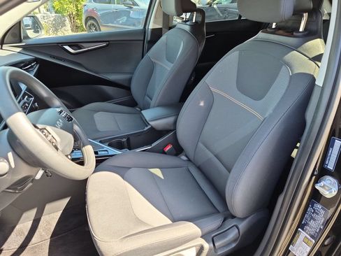 Used 2025 Kia Niro LX FWD image 25