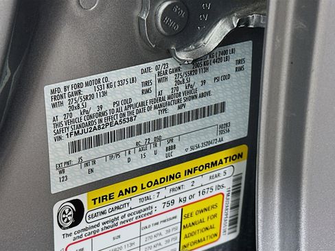Used 2023 Ford Expedition Limited AWD/4WD image 12