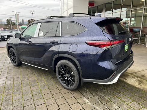 New 2026 Toyota Highlander XSE image 3