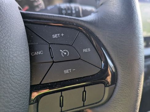Used 2022 Jeep Renegade Altitude w/ Sun/Sound Group AWD/4WD image 14