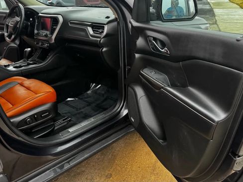 Used 2017 GMC Acadia SLT image 12