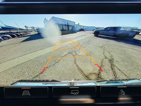 Used 2025 GMC Sierra 2500 SLE w/ SLE Value Package; image 32