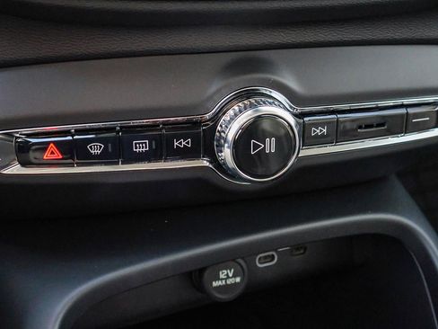 New 2026 Volvo XC40 B5 Plus w/ Climate Package image 38