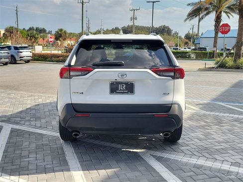 Used 2023 Toyota RAV4 XLE w/ Convenience Package image 4