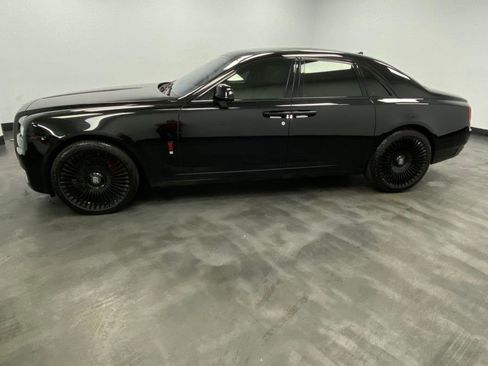 Used 2016 Rolls-Royce Ghost image 3
