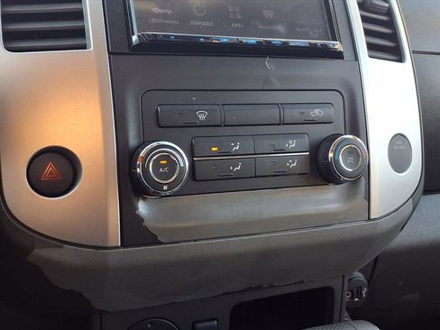 Used 2017 Nissan Frontier SV image 10