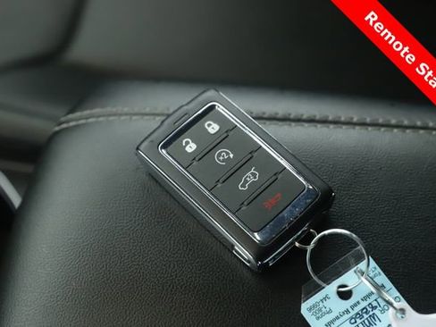 Used 2025 Jeep Grand Cherokee Limited image 3