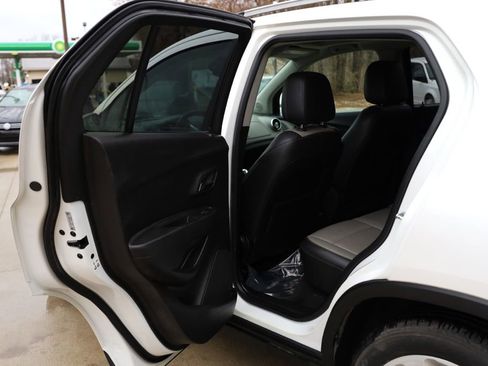 Used 2015 Chevrolet Trax LTZ image 16