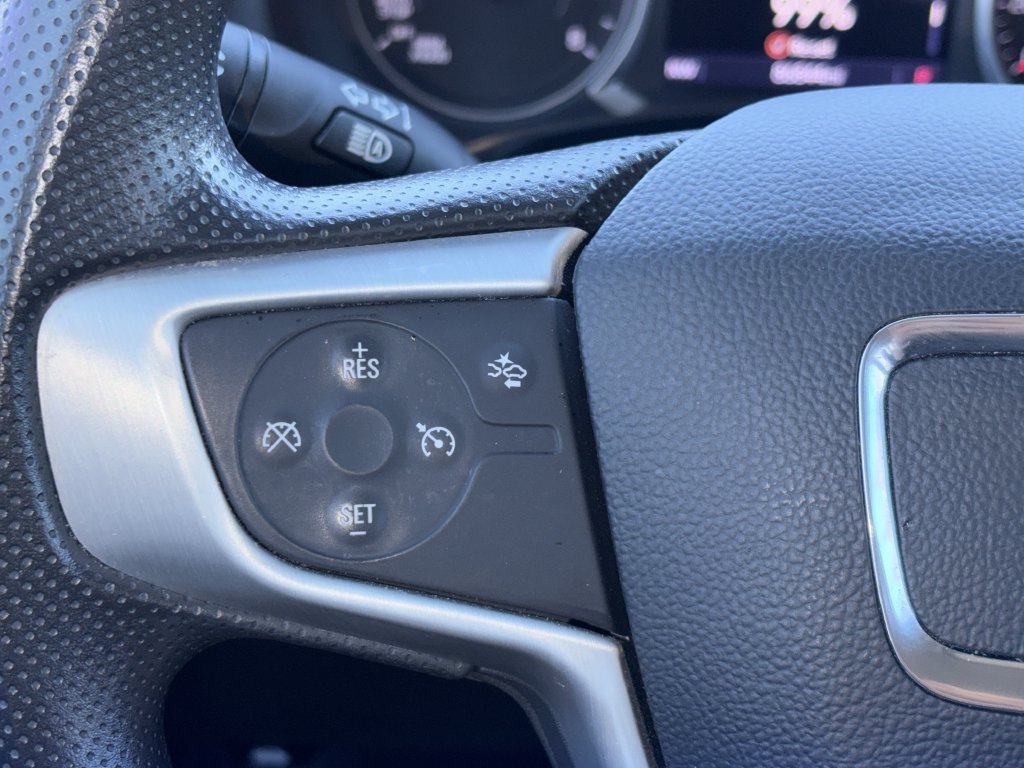 Used 2022 GMC Terrain SLE w/ Driver Convenience Package FWD image 11