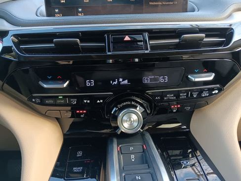 Used 2023 Acura MDX SH-AWD image 27