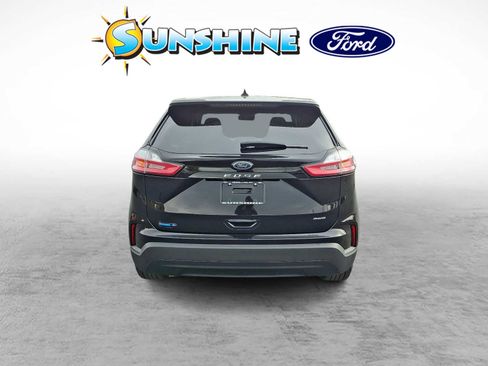 Certified 2024 Ford Edge SE image 5