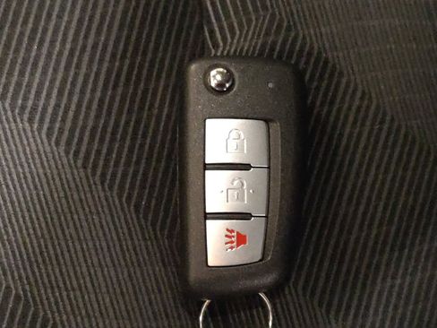 Used 2016 Nissan Rogue S AWD/4WD image 32