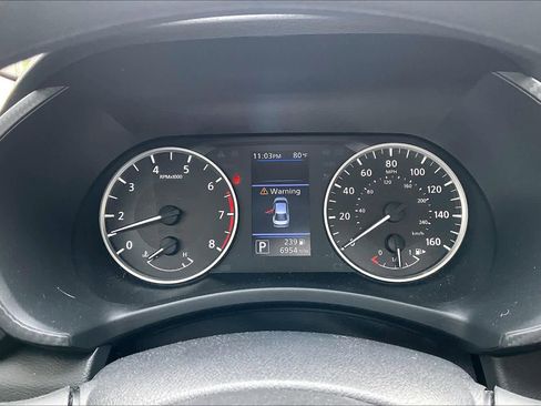 Certified 2025 Nissan Sentra S FWD image 24
