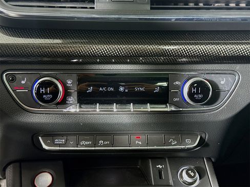 Used 2019 Audi SQ5 Premium Plus w/ Premium Plus Package image 16