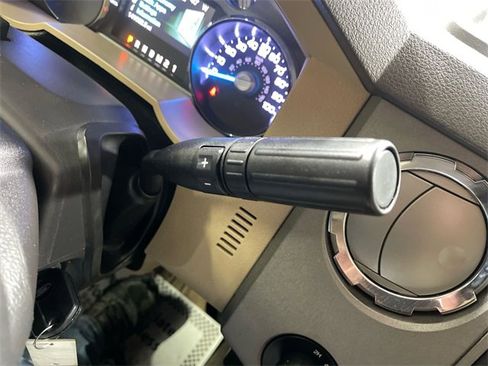 Used 2011 Ford F250 XLT w/ XLT Premium Pkg image 18