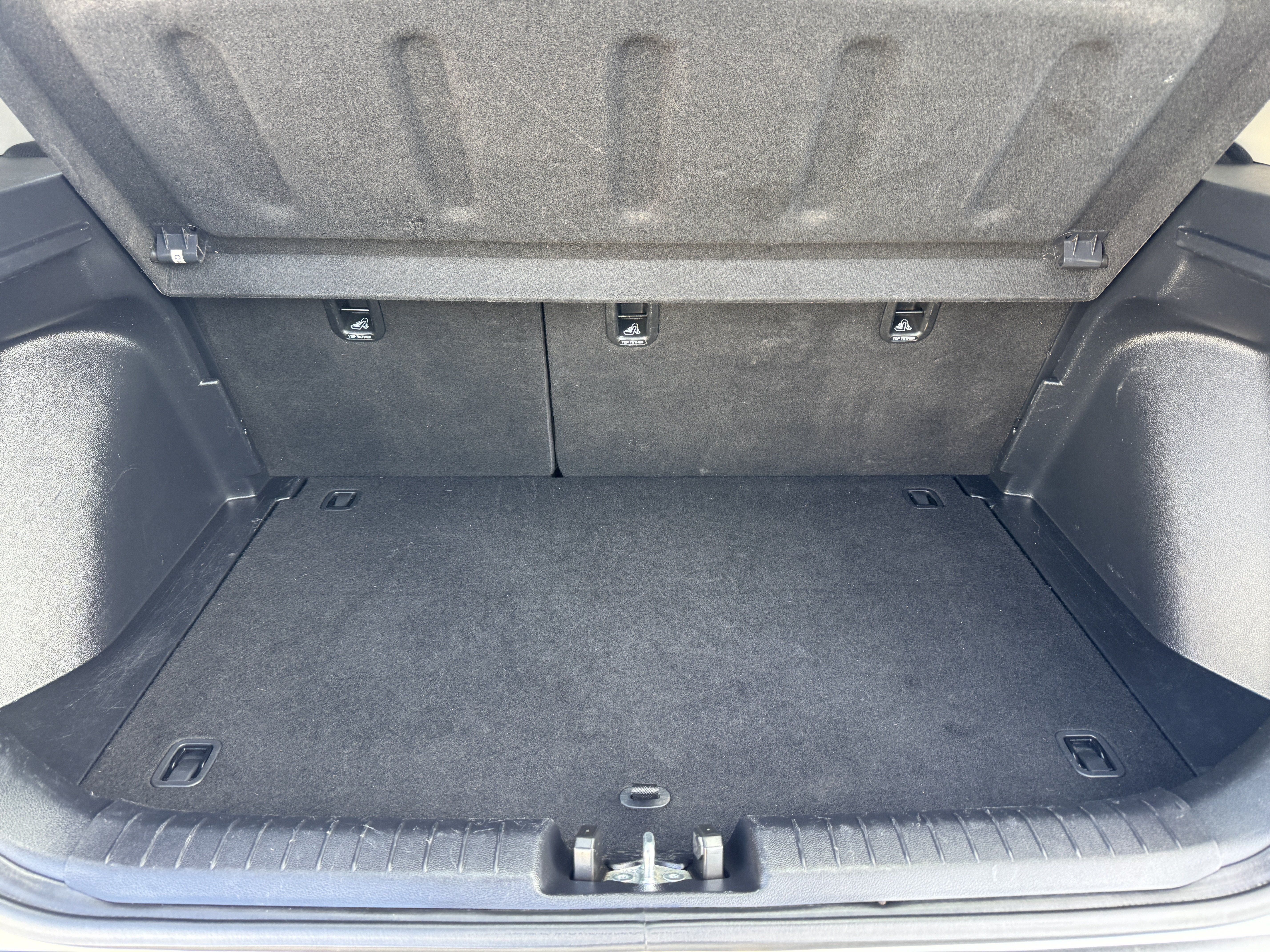 Used 2023 Hyundai Venue SEL FWD image 18