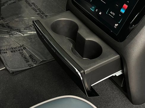 Used 2025 Cadillac Escalade IQ Luxury 2 image 49