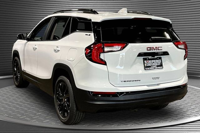 Certified 2024 GMC Terrain SLE w/ Driver Convenience Package FWD image 4