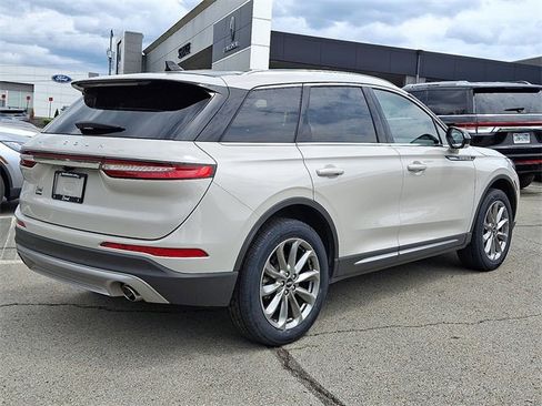 Used 2022 Lincoln Corsair AWD w/ Premium Package image 6