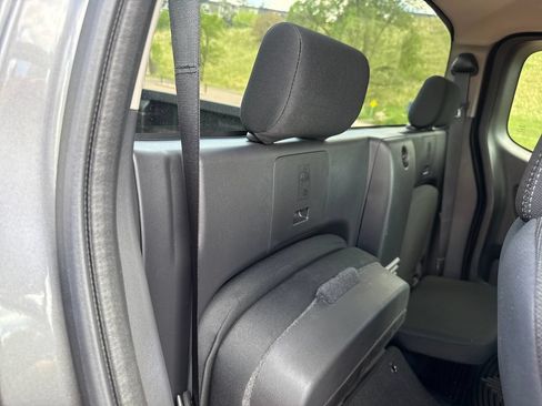 Used 2025 Nissan Frontier SV AWD/4WD image 28