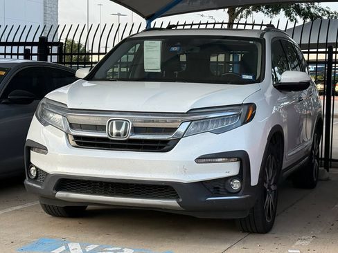 Used 2022 Honda Pilot Touring image 1