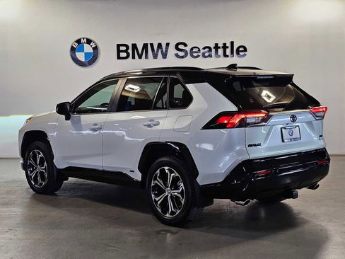 Used 2025 Toyota RAV4 XSE w/ Premium Package AWD/4WD image 4