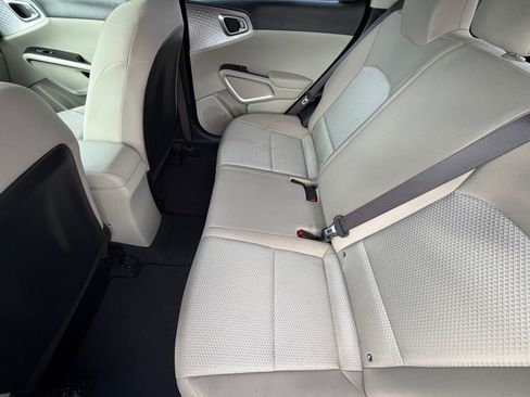 Used 2024 Kia Soul LX w/ Option Group 015 FWD image 13