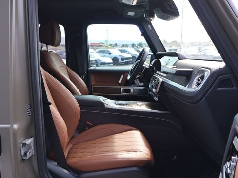 Used 2025 Mercedes-Benz G 550 image 34