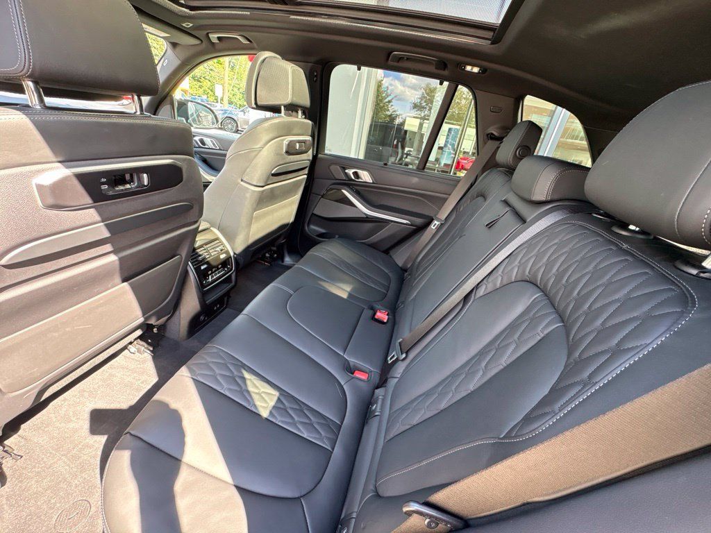 Used 2026 BMW X5 M60i AWD/4WD image 18