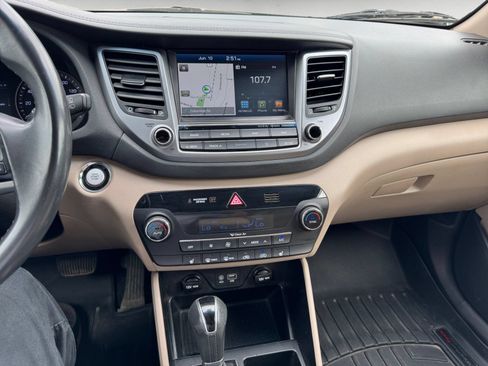 Used 2018 Hyundai Tucson SEL Plus w/ Cargo Package AWD/4WD image 15