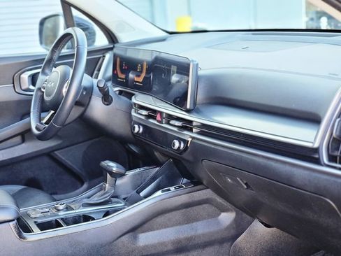 Used 2024 Kia Sorento S image 13