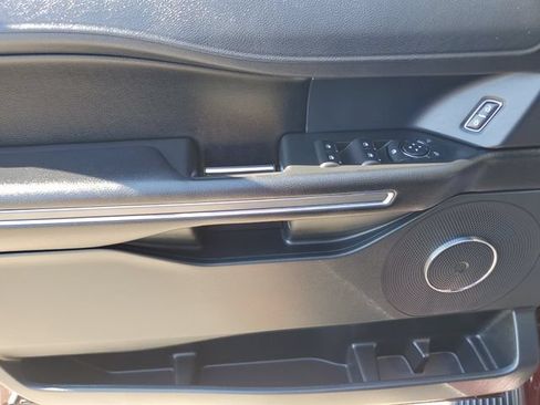 Used 2020 Ford Expedition XLT w/ Equipment Group 201A AWD/4WD image 19