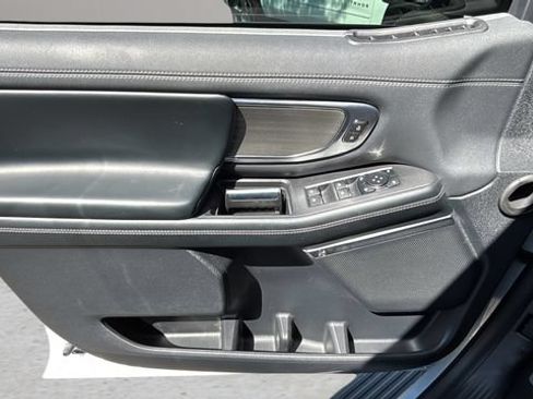 Used 2025 Ford Expedition Platinum w/ Driver's Package AWD/4WD image 17