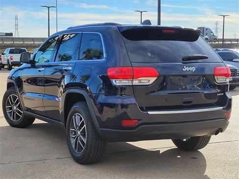 Used 2017 Jeep Grand Cherokee Limited image 3